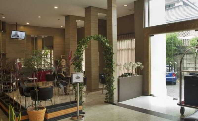 The Gloria Suites Grogol Jakarta Exterior foto